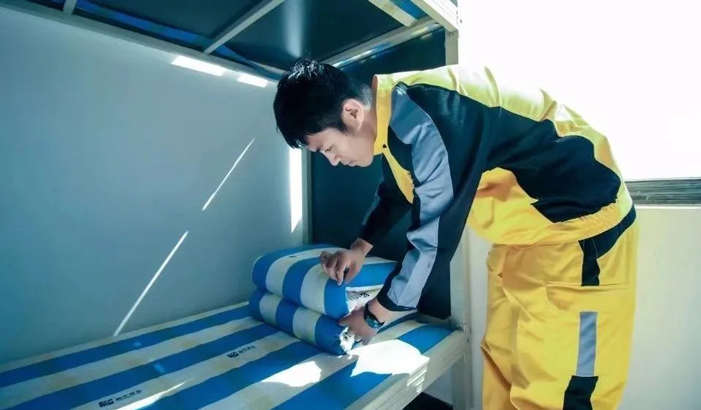 <b>选择杭州万通汽车学校，</b>
