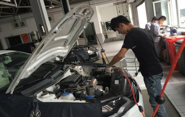 <b>新车脱保以后，是去4S店保养还是去汽修店划算？</b>